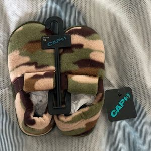 Cap 3 Boys Camouflage Soft Slippers Size 1/2